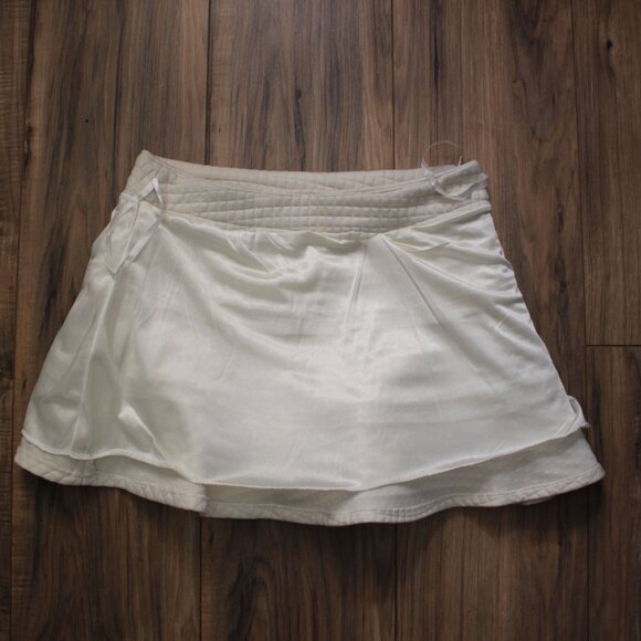 White w/ Black Stripe Quilted Flare Skirt XS - Picture 3 of 3